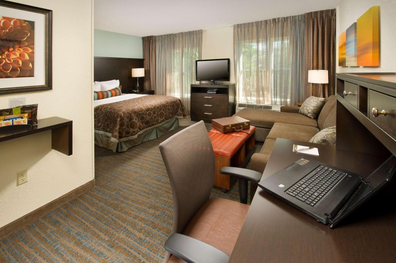 One-Bedroom King Suite