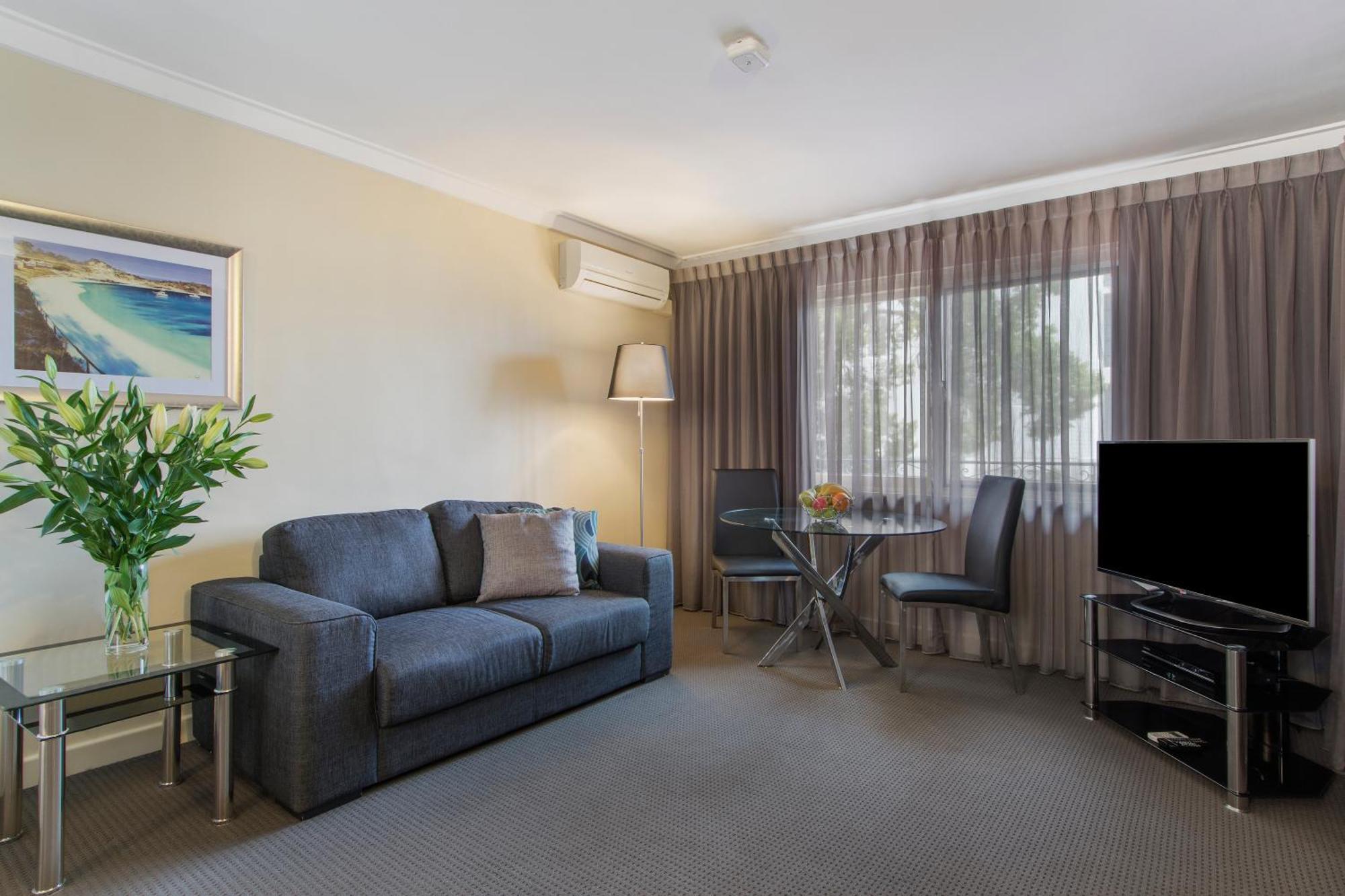 One-Bedroom Suite Riverside