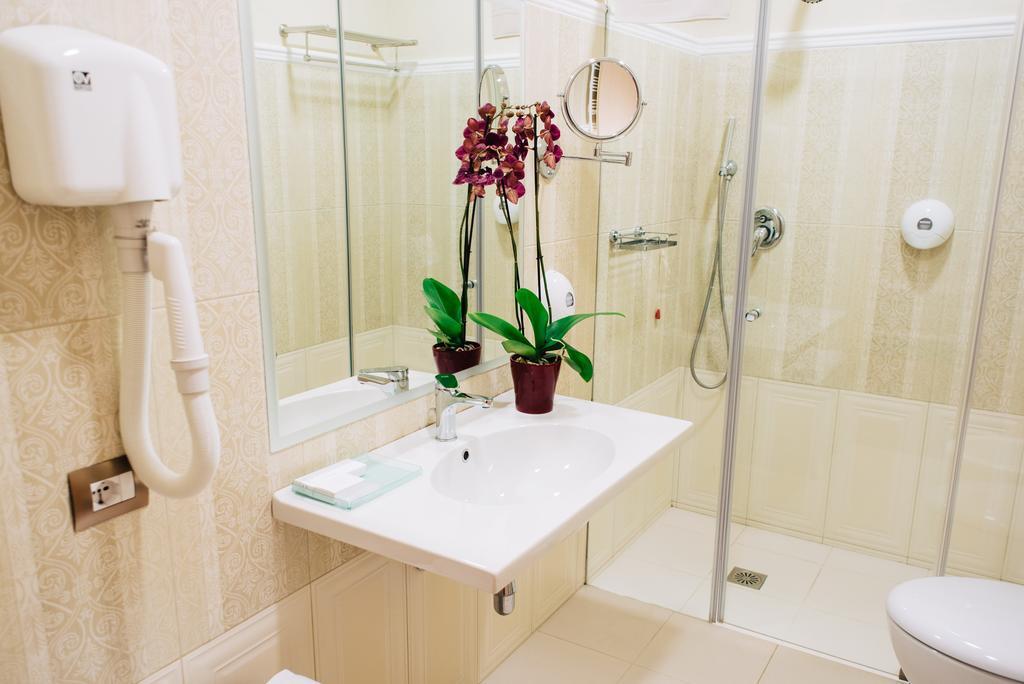 Superior Double Room with Balcony
