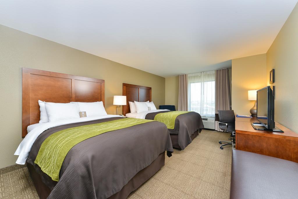 Queen Room with Two Queen Beds - Non-Smoking