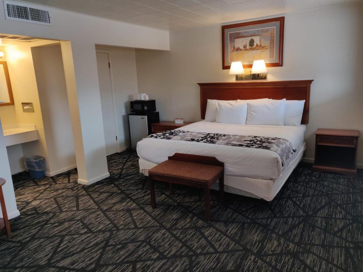 Standard King Room