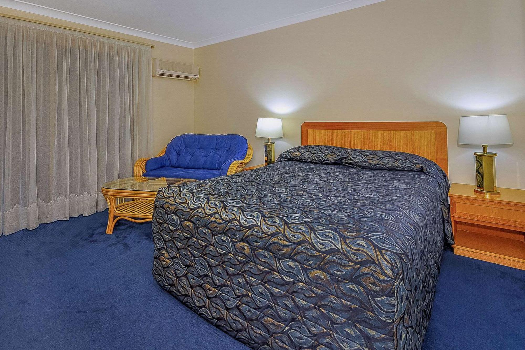 Executive Queen Room - Non-Smoking