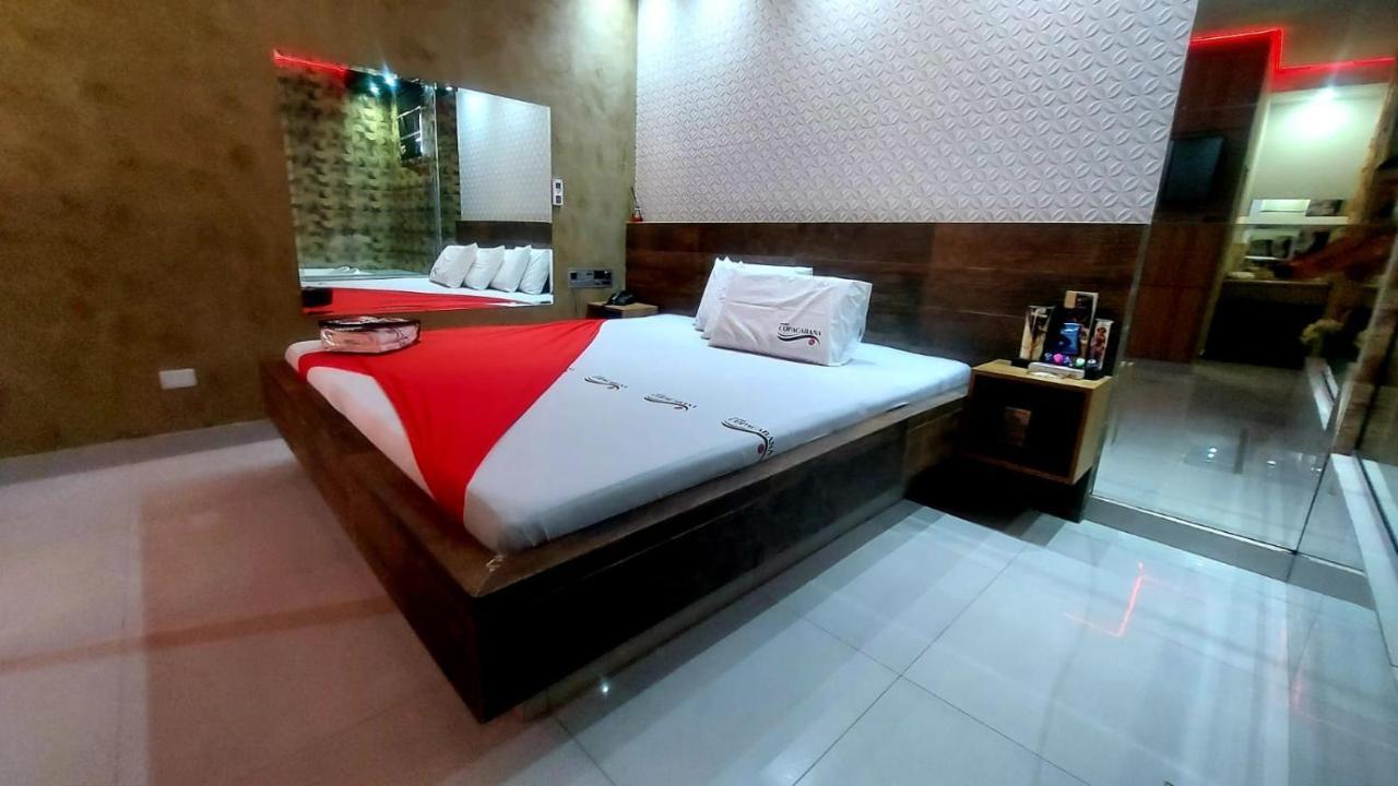 Suíte com Banheira de Hidromassagem