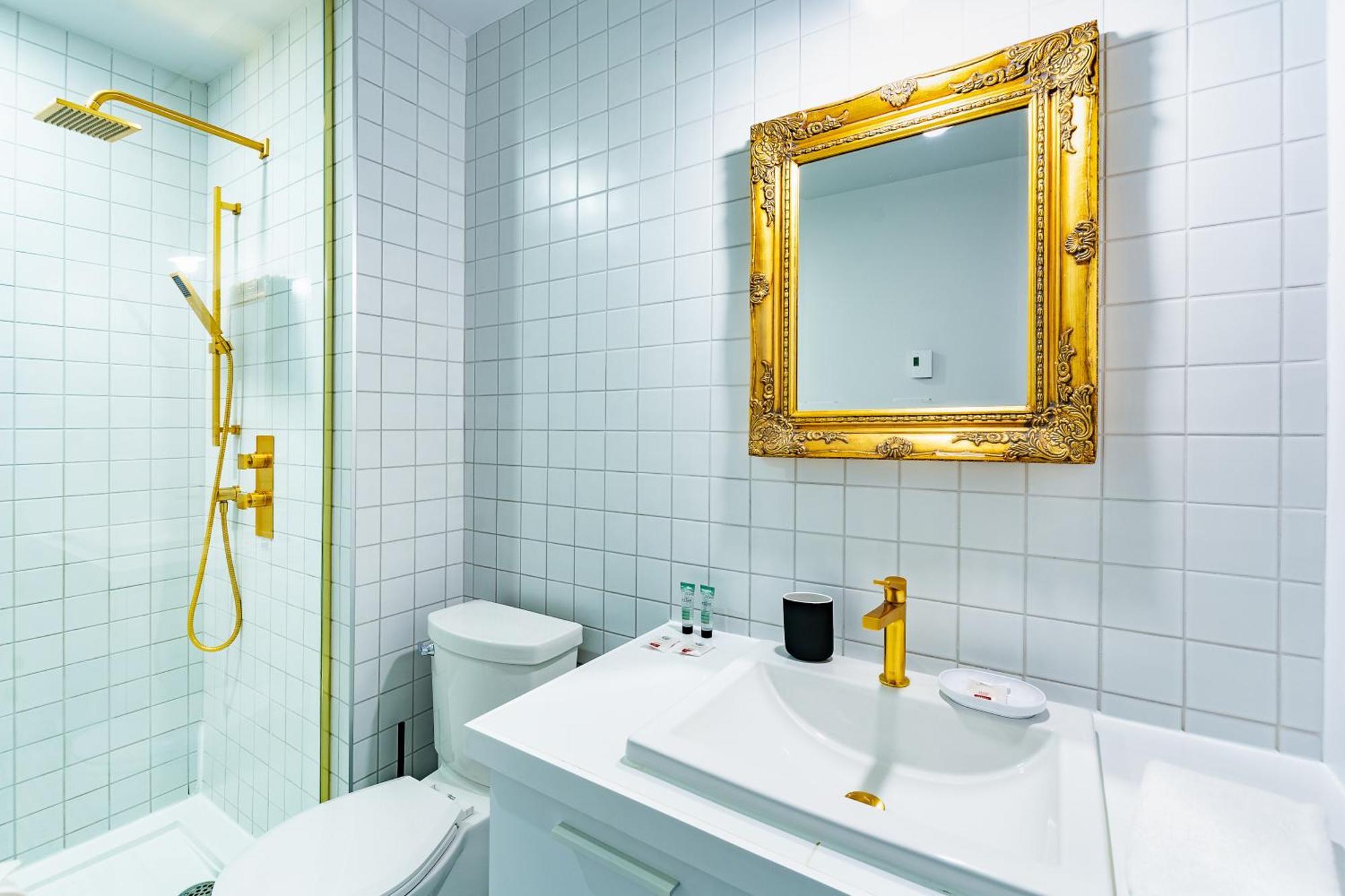 Chambre Lit Queen-Size - Vue sur Ville