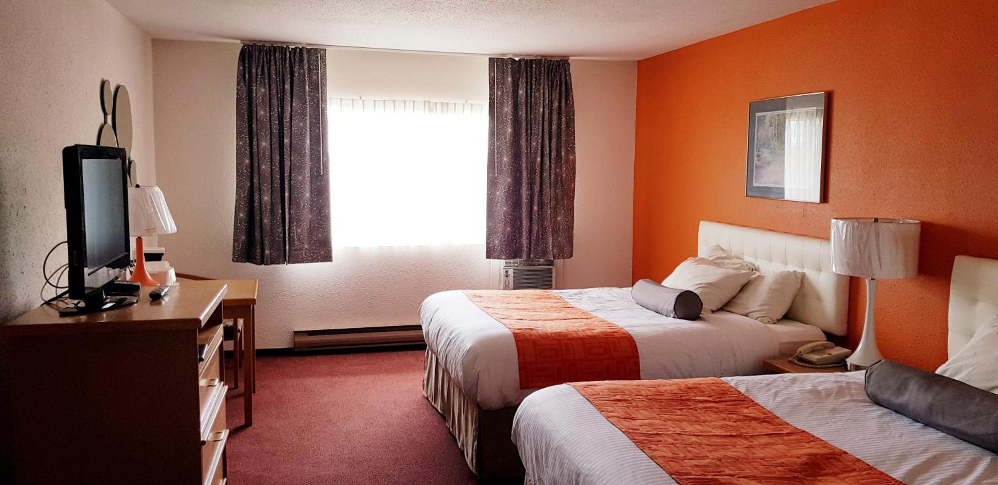 Queen Room with Two Queen Beds - Non-Smoking/Pet Friendly