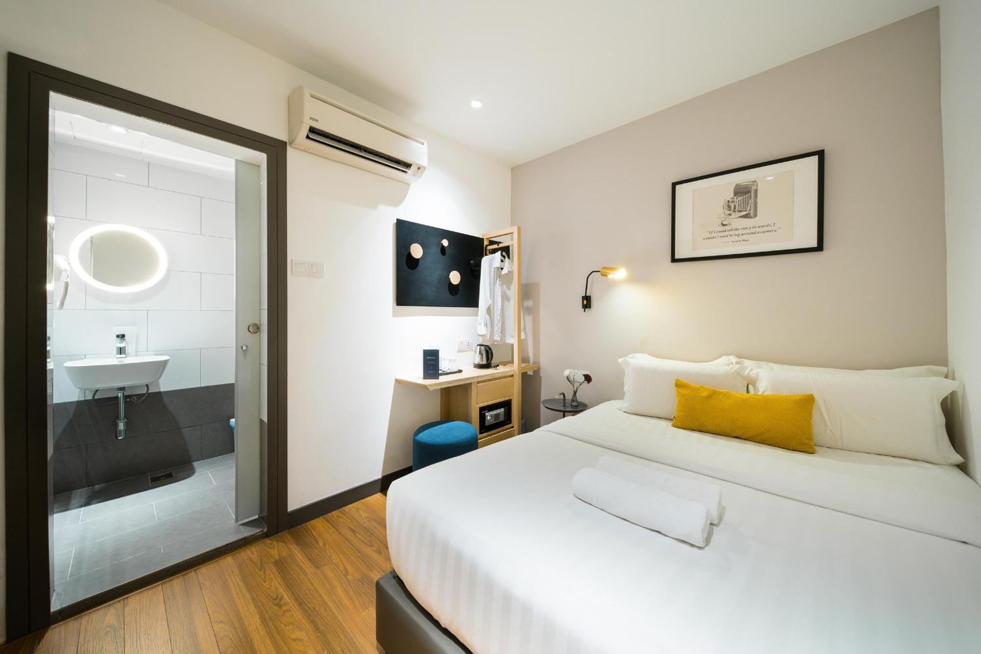 Deluxe Double Room (No Window)