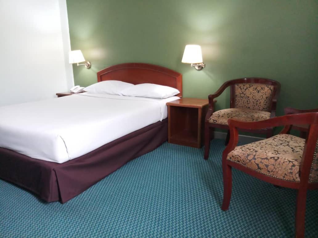 Standard Queen Room,847335827:JPEG