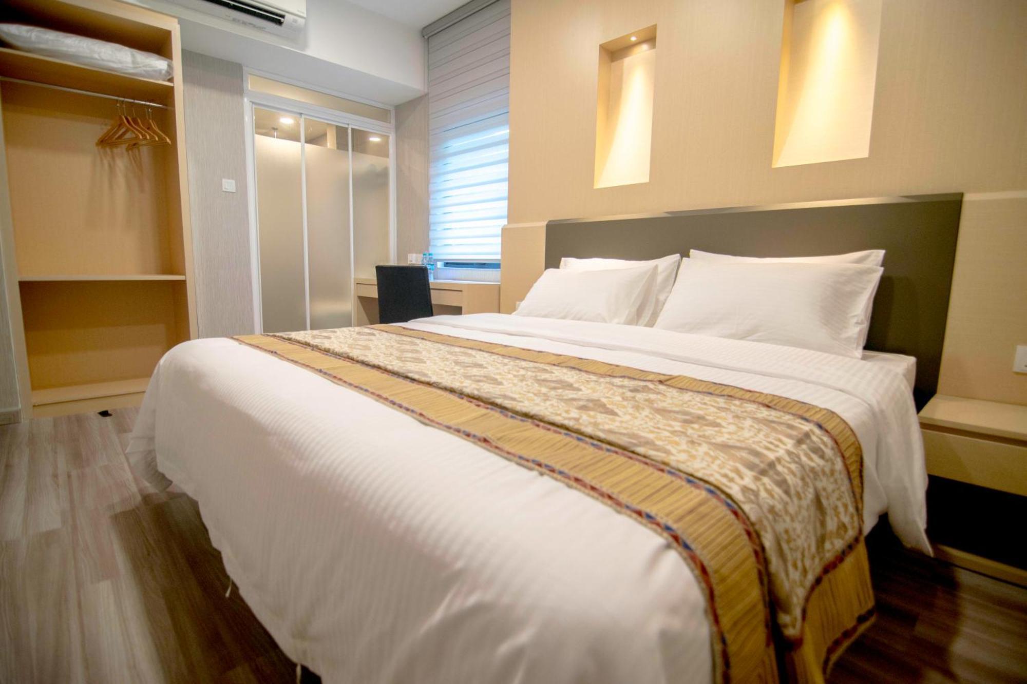 Deluxe King Room