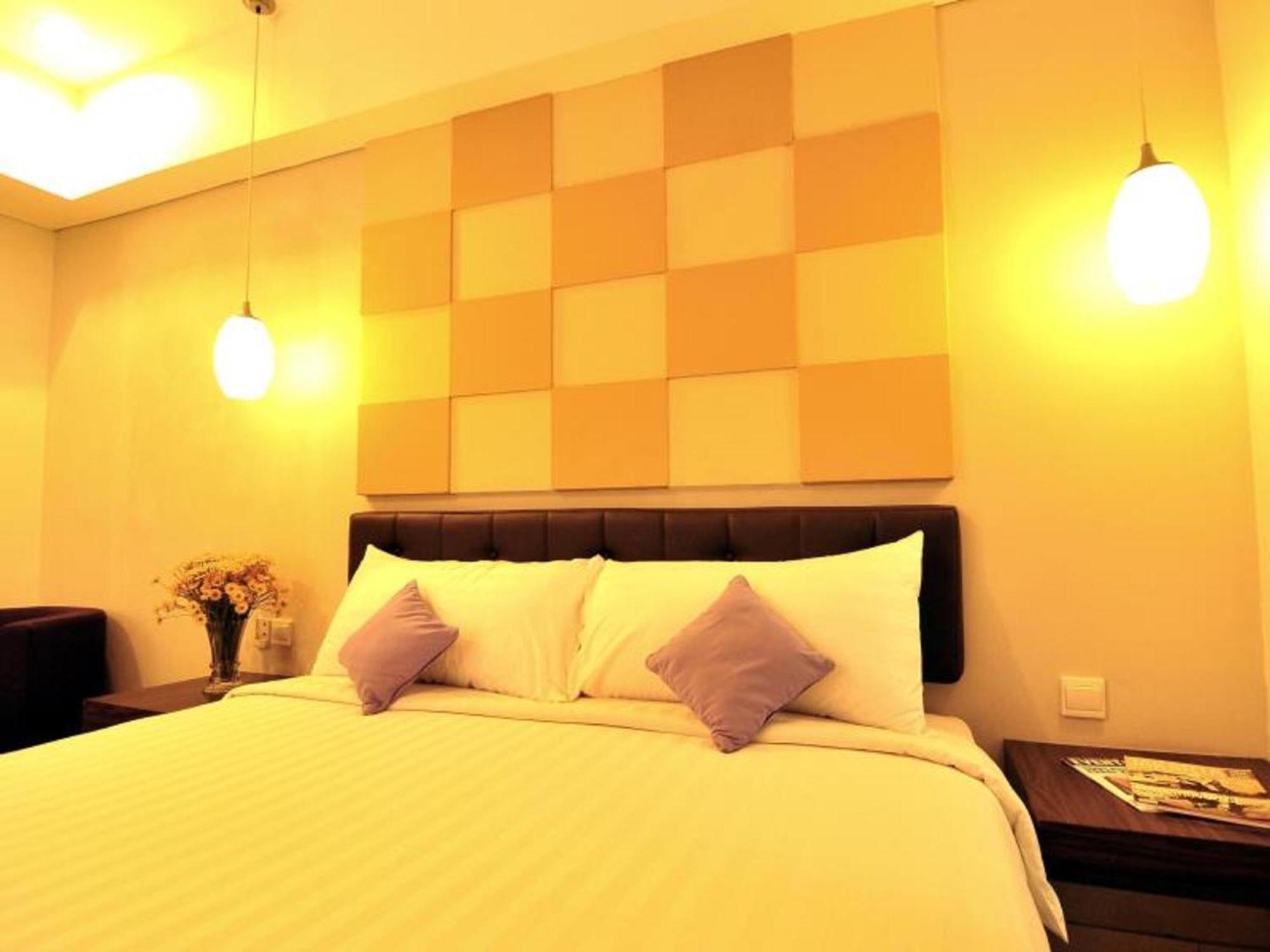One-Bedroom King Suite with Sofa Bed - Non-Smoking
