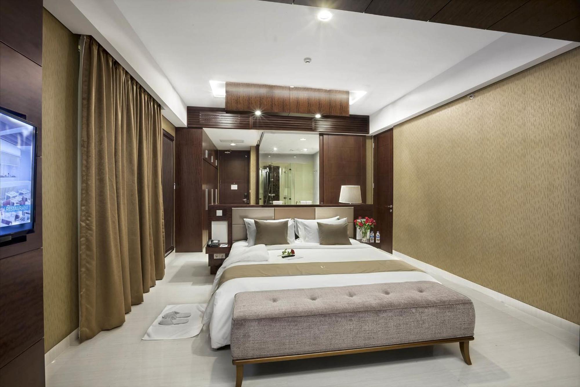 Kamar Super Deluxe King dengan Balkon