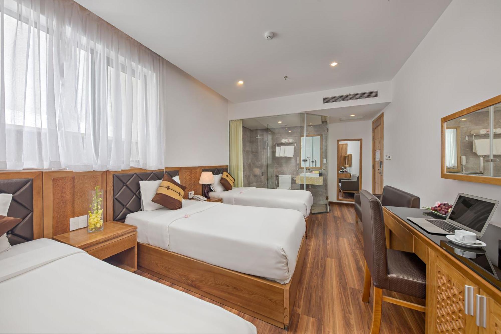 Deluxe Family Room City View