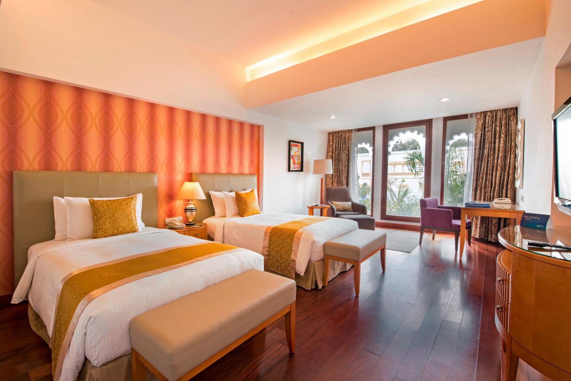 Superior Room Enjoy on F&B on Spa Happy Hours 11 Complimentary Welcome Drink Signature Activities & Experiences Live Music Cultural activities Tea or Coffee,1455165706:JPEG