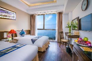 Deluxe Double or Twin Room with Mountain View