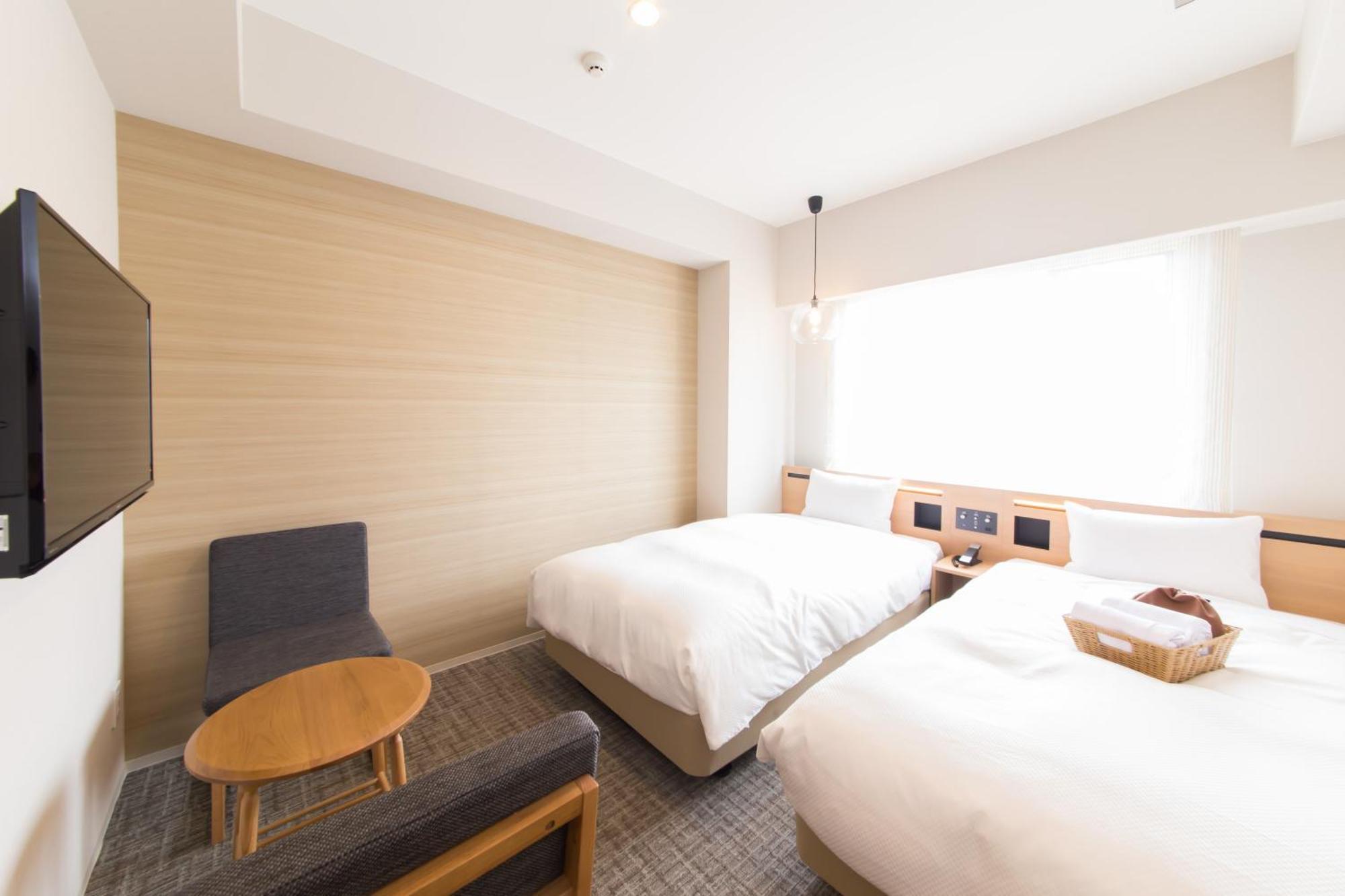 Twin Room Non-Smoking includes 1 hour Happy Hour,667840206:JPEG