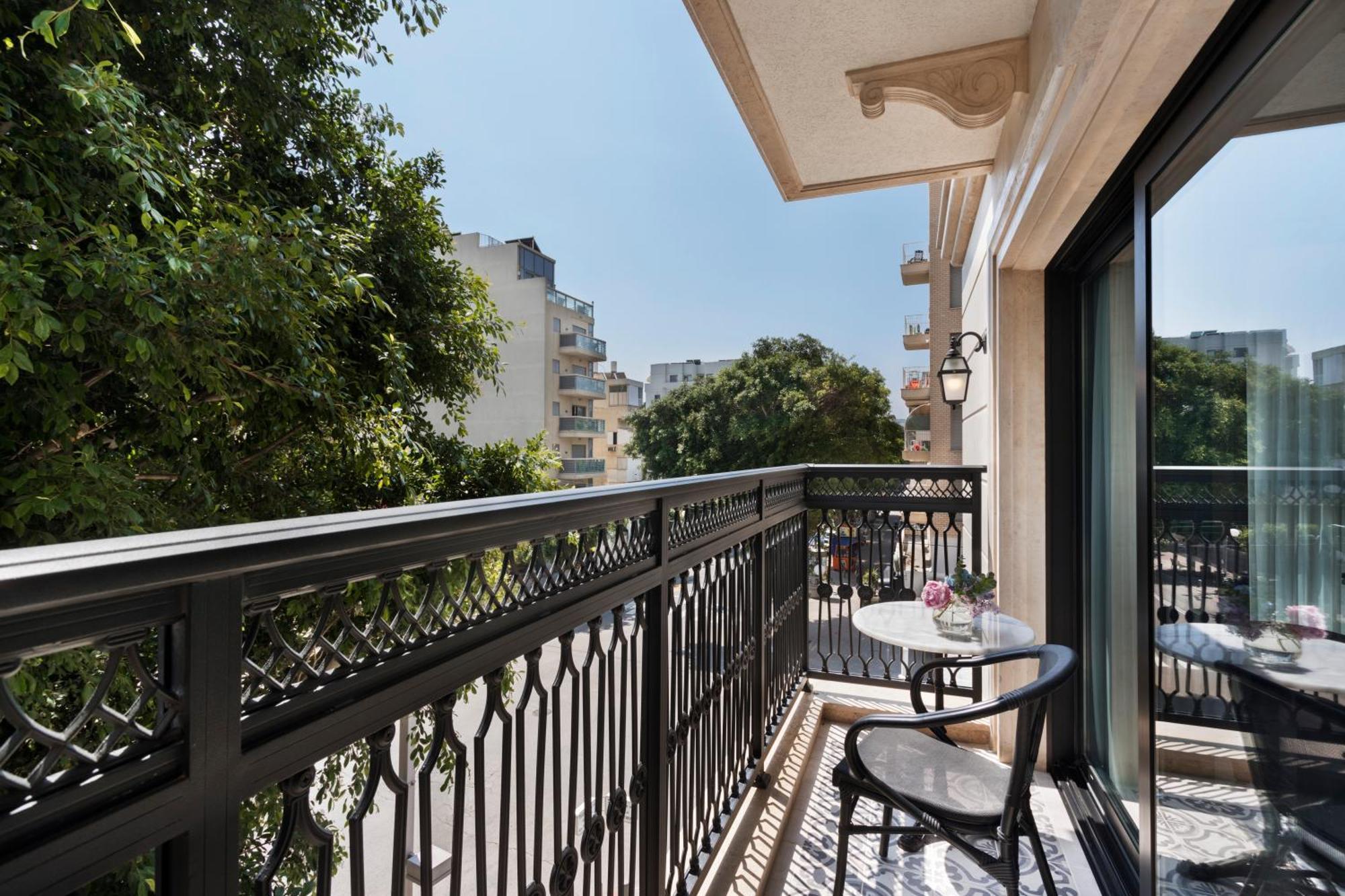 Deluxe Double Room Balcony,1283779573:JPEG
