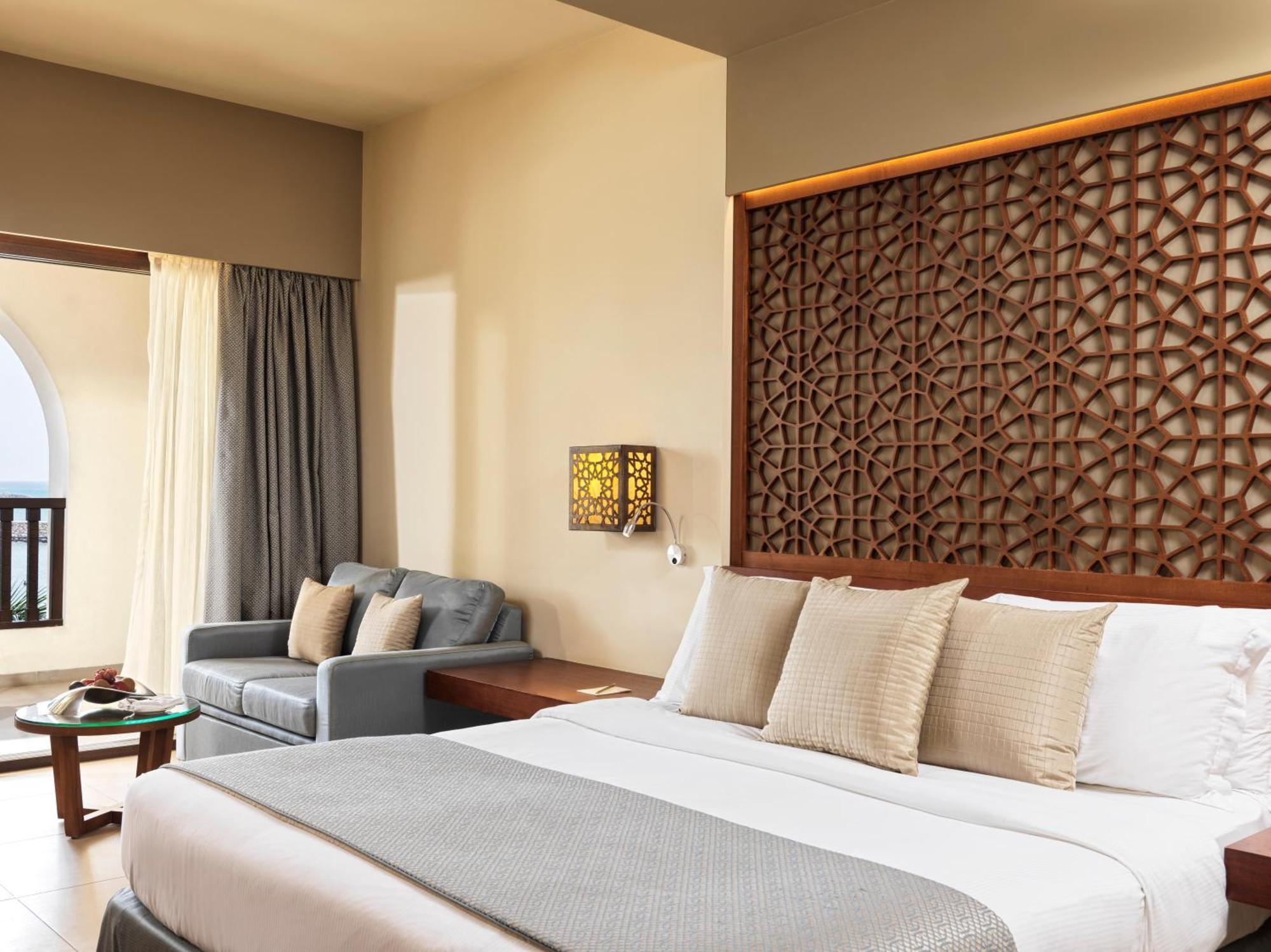 Deluxe Pool Lagoon view Room King Bed Aqua Park Entrance