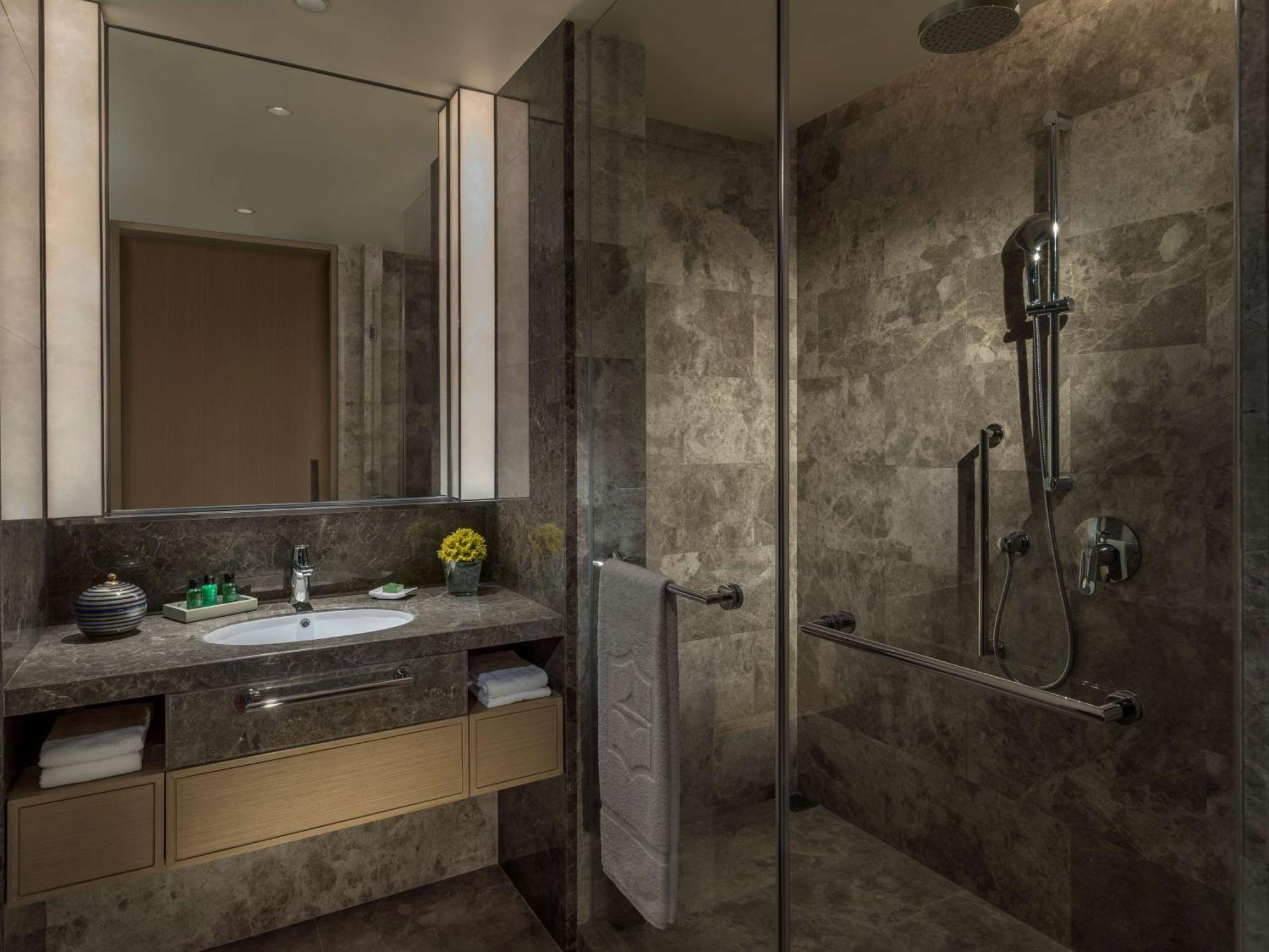 Suite Deluxe Lake View King Complimentary Upgrade to the Suite or One-Bedroom Apartment Early Check at 10 AM on Availability USD 30 F&B OR Spa Credit Complimentary Afternoon Tea Sunset Cocktails & Canapés