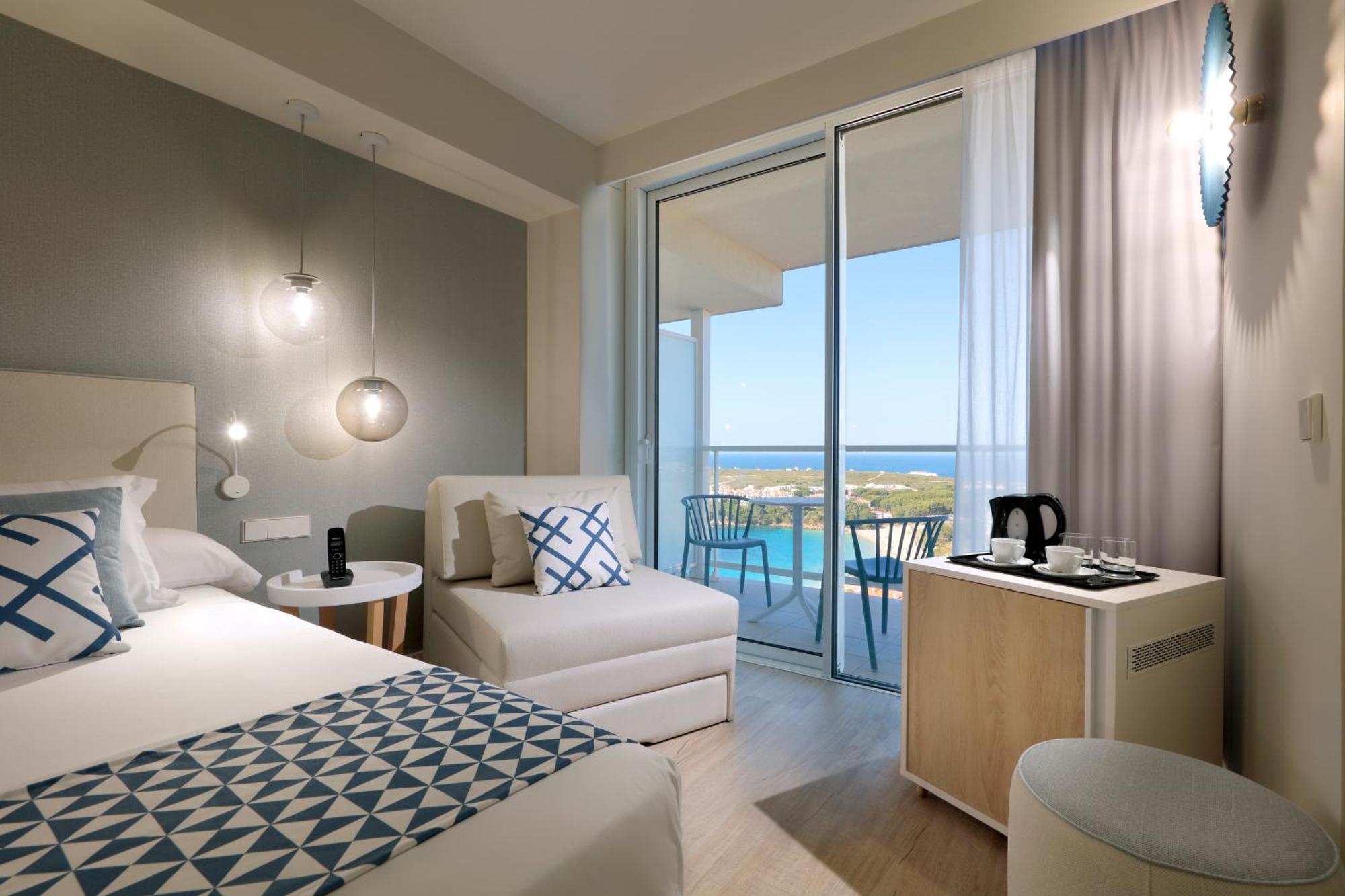 Connecting Room with Sea View (4 adults)