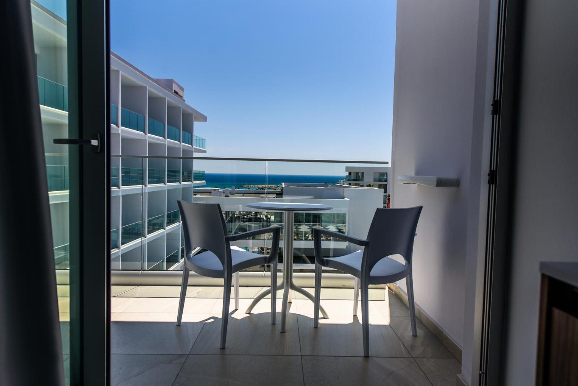 Double or Twin Room with Pool View