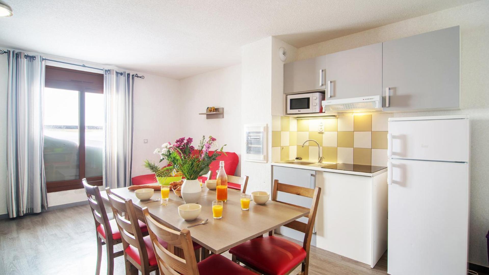 2 Bedroom Apartment with sleeping area for 8 people