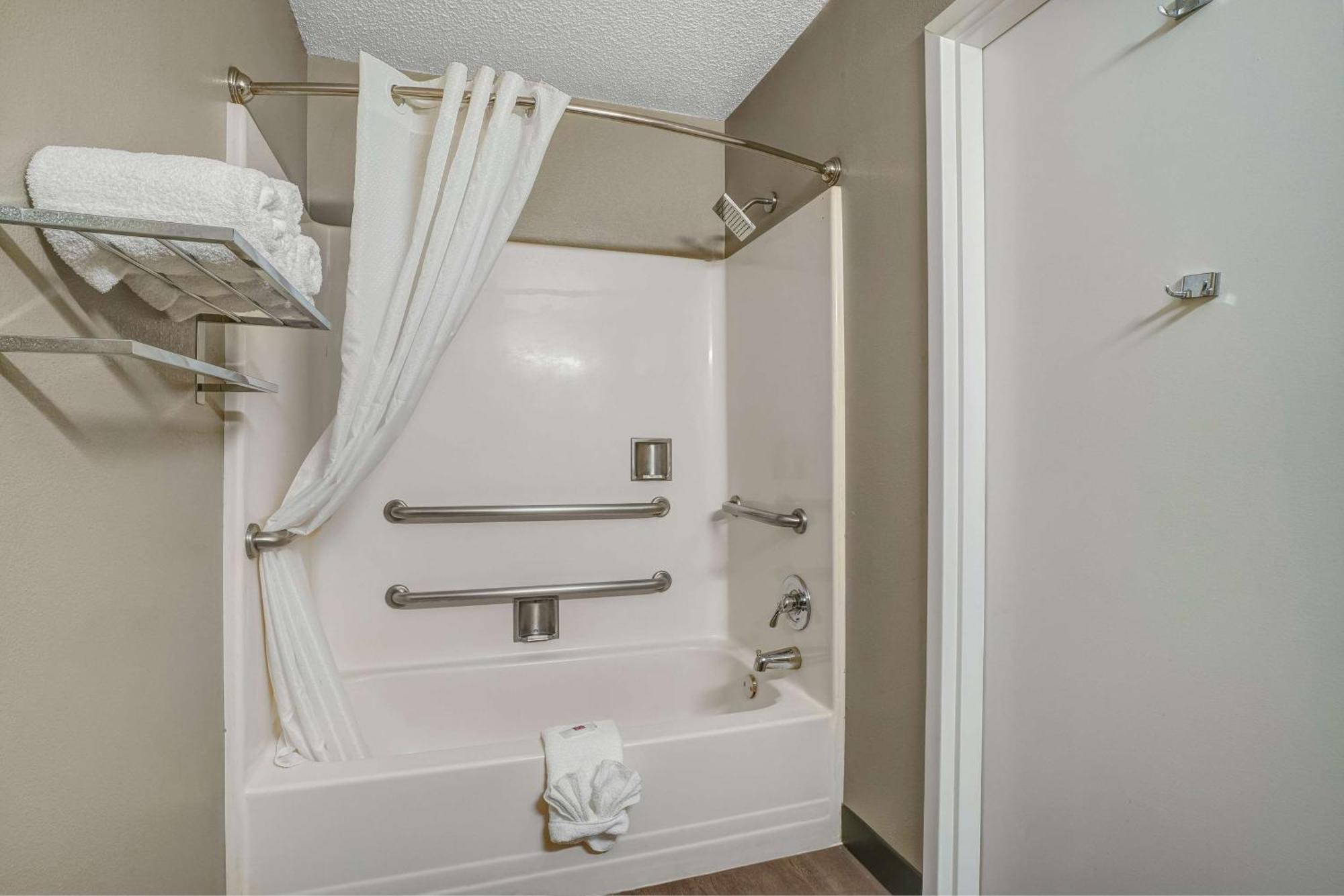 Standard Room, 1 Double Bed, Accessible, Non Smoking