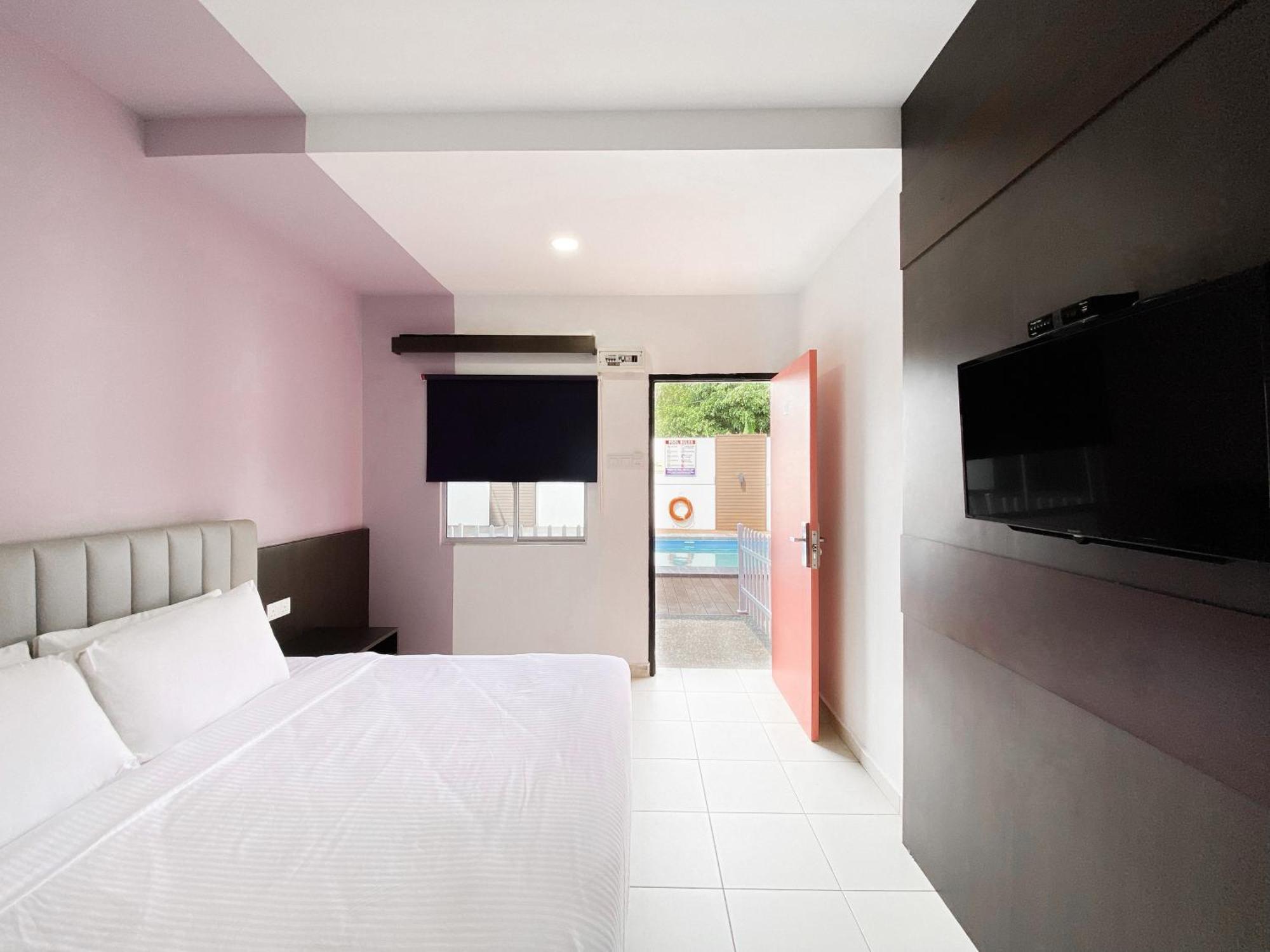 King Room with Pool View