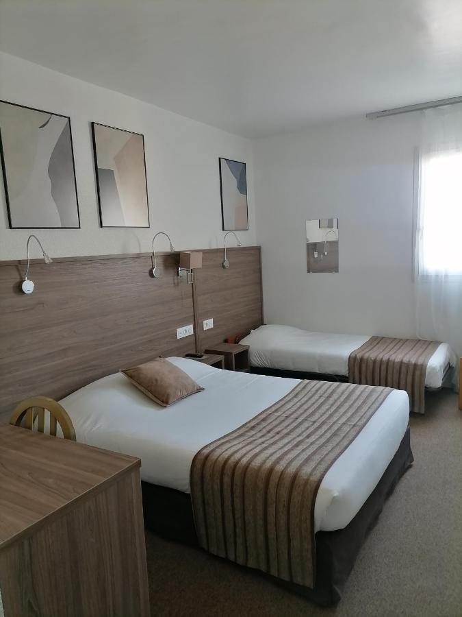 Driepersoonskamer met Douche - 1 Groot Bed en 1 Eenpersoonsbed