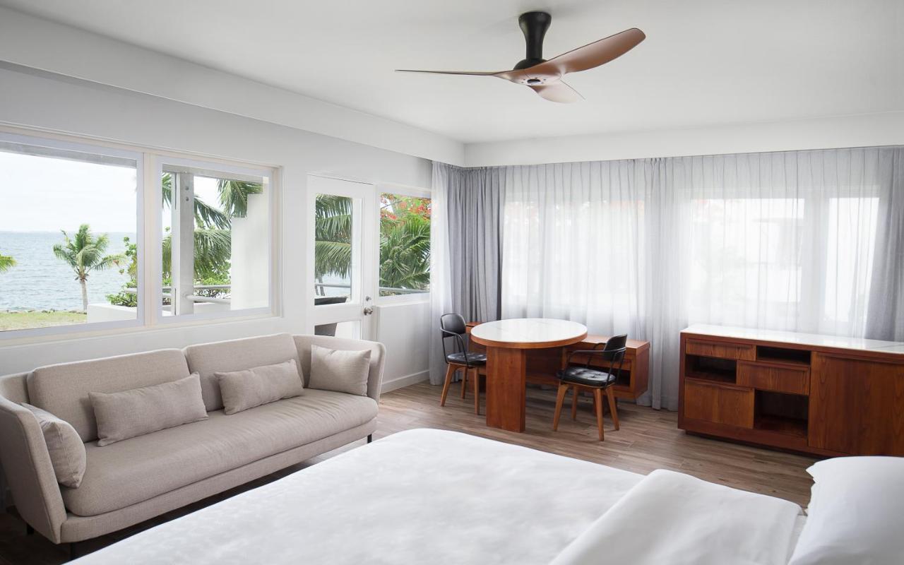 One-Bedroom King Suite with One King Bed - Ocean Front