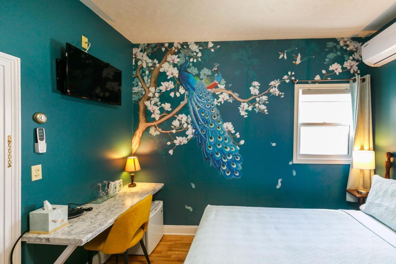 Queen Room with Spa Bath