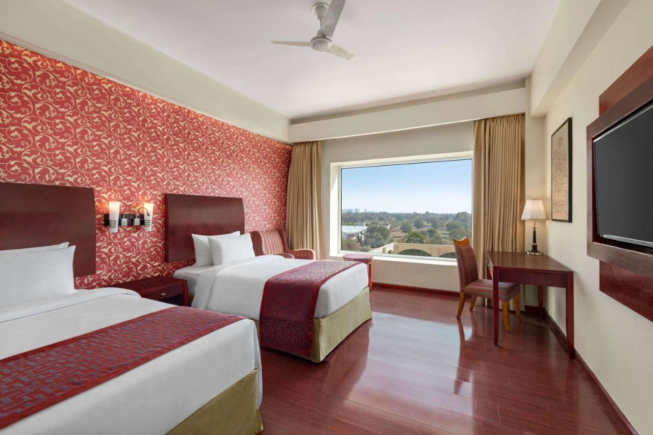 Premium Deluxe Twin Room - Non-Smoking
