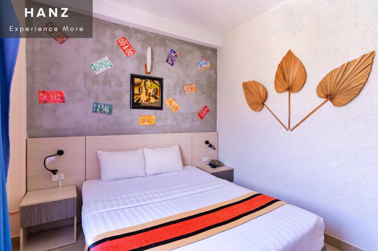 Deluxe Double Room with Window,1225729439:JPEG