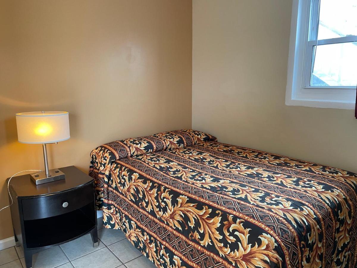 One Double Bed - Non-Smoking