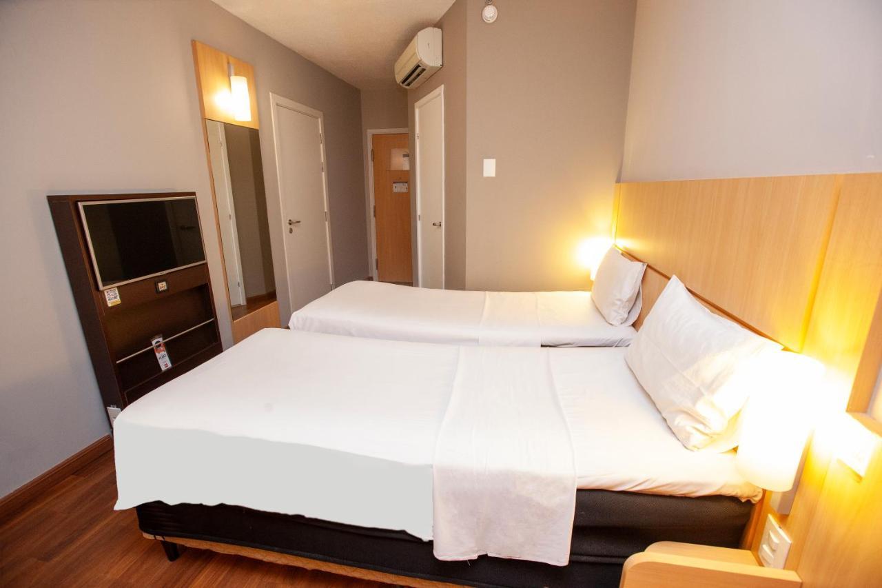 Standard Room with Two Single Beds