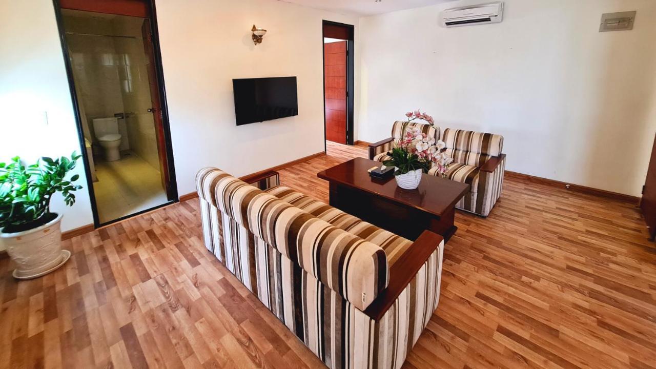 Suite with City View,1295995825:JPEG