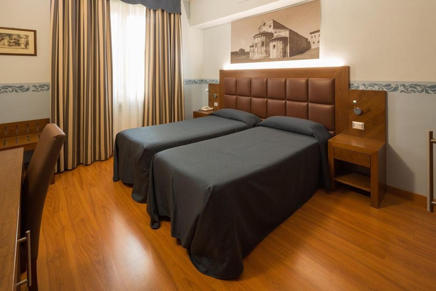 Twin Classic Room