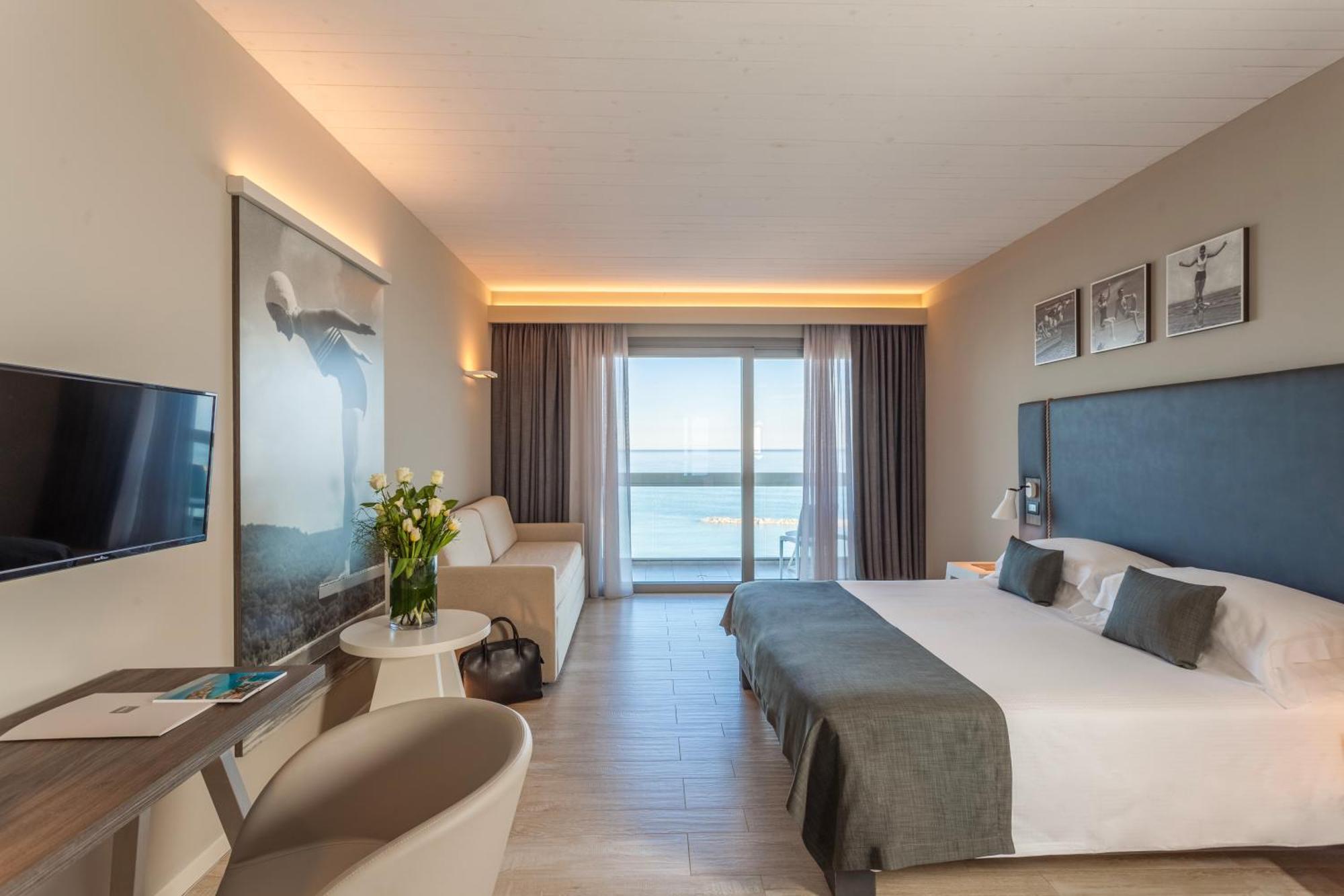 Deluxe Family Room