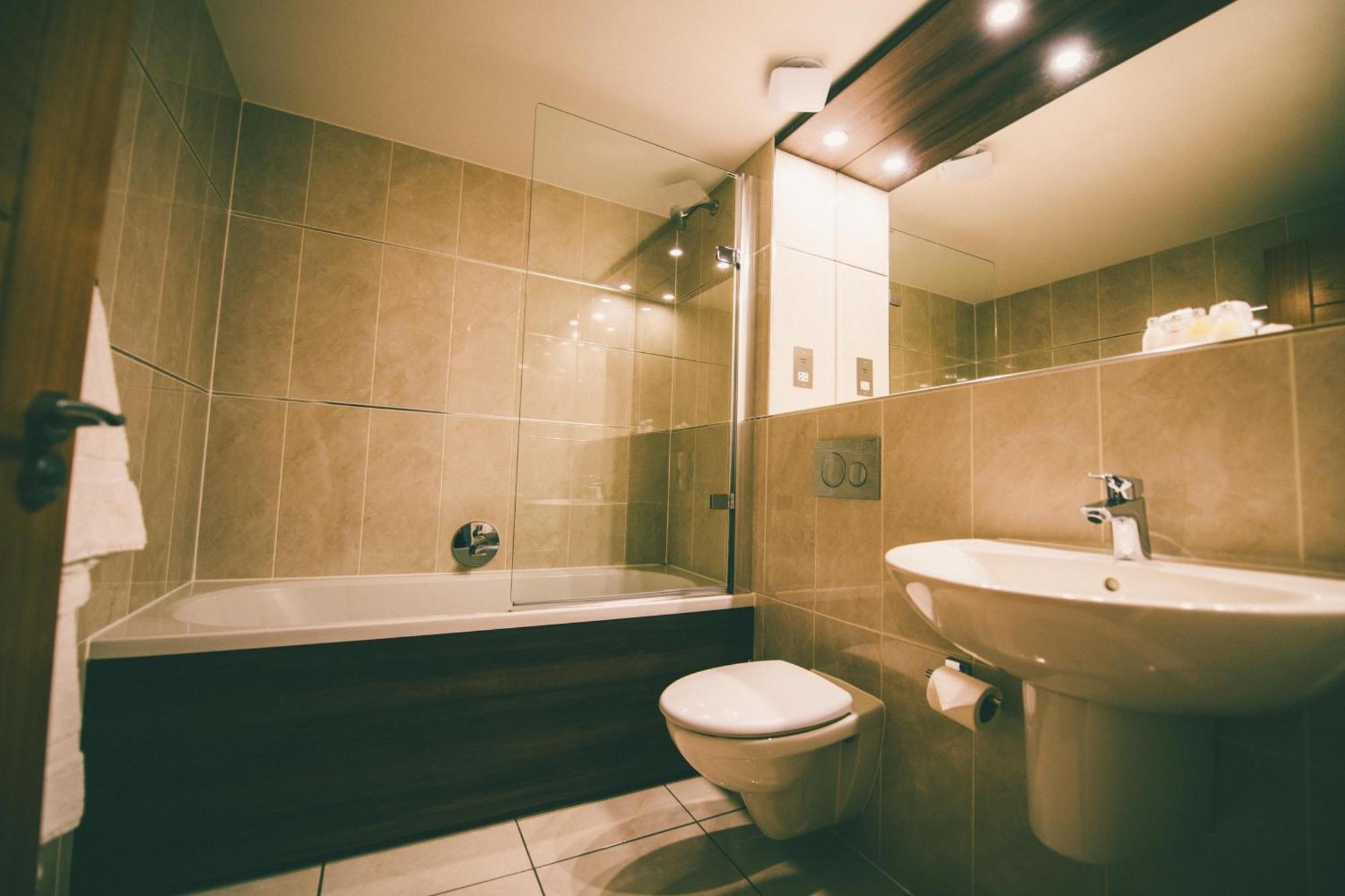 Double Room,1676740023:JPEG