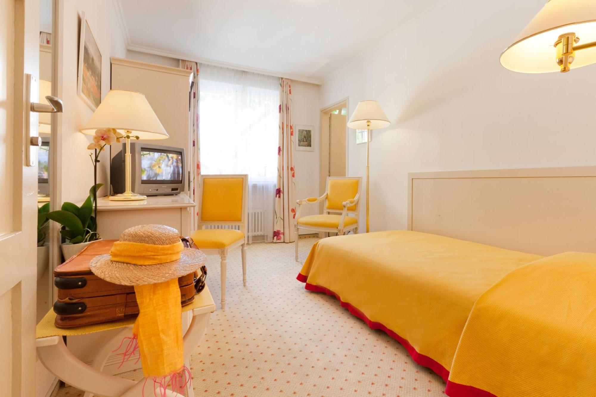 Single Room Mountain View