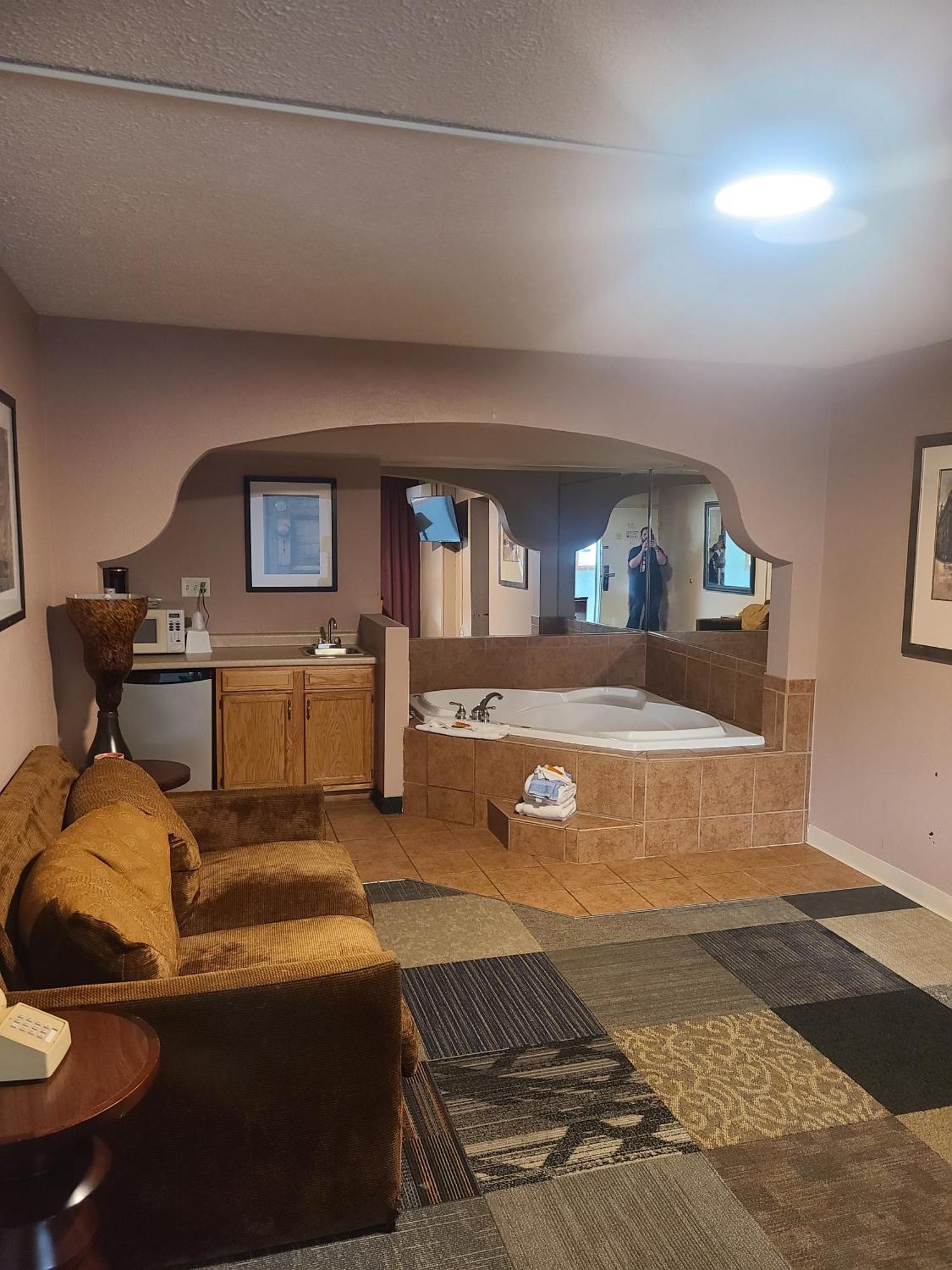 Deluxe Suite with Spa Bath