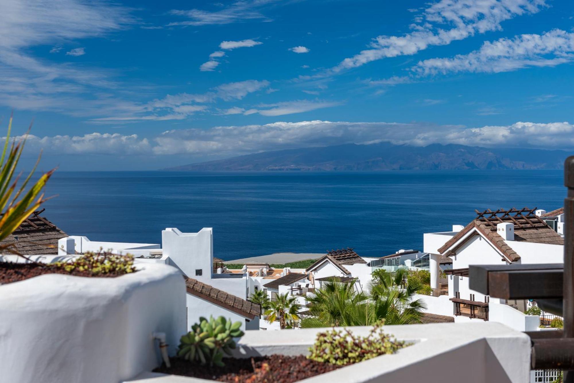 Four-Bedroom Suite with Sea View