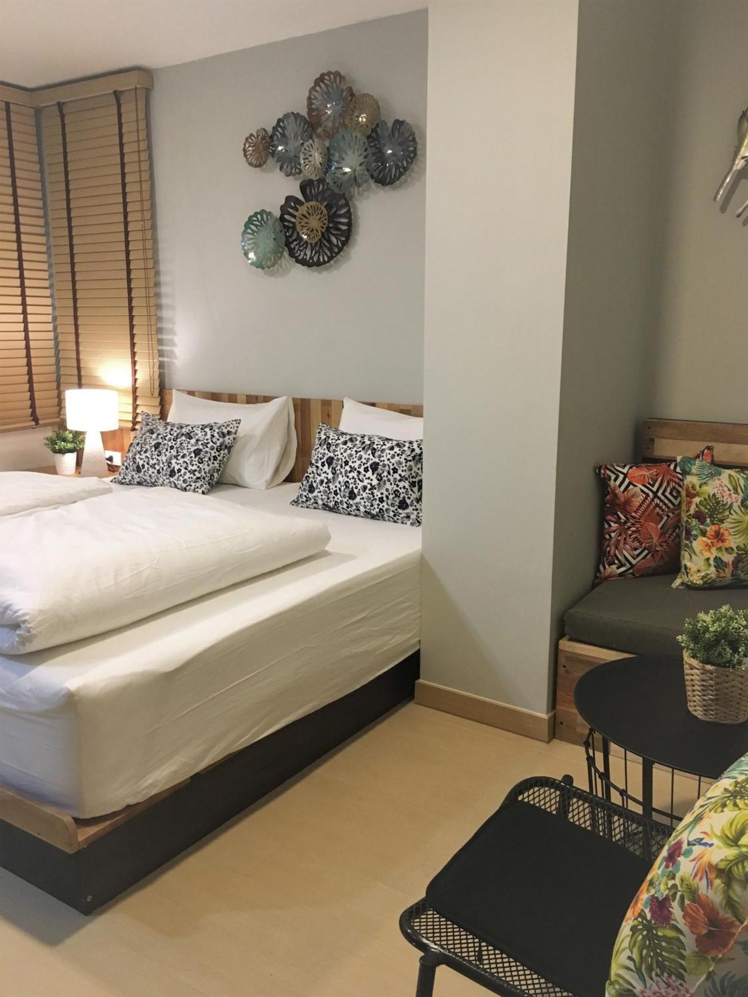 Deluxe Double Room,862659866:JPEG