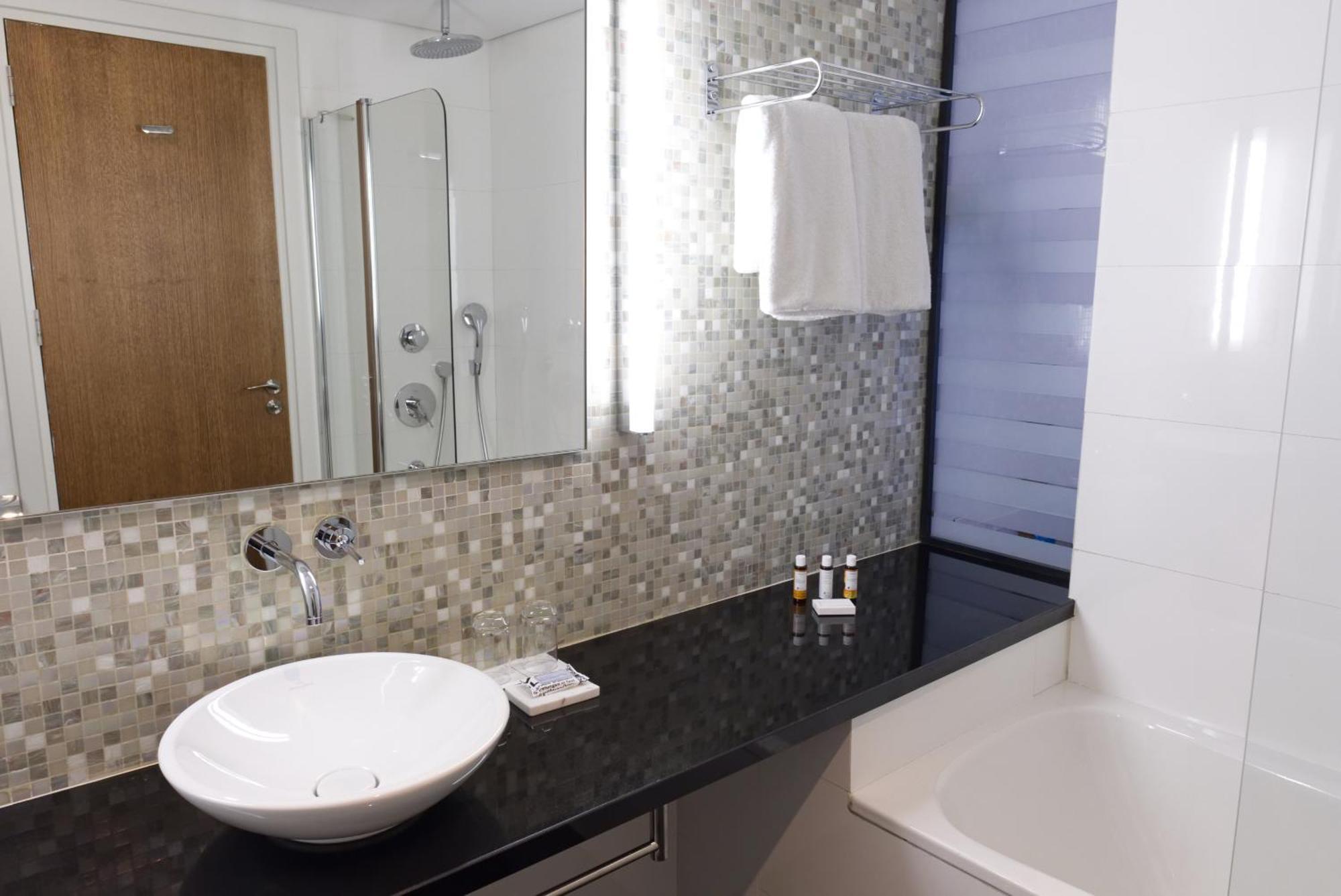 One Bedroom Suite Sea View