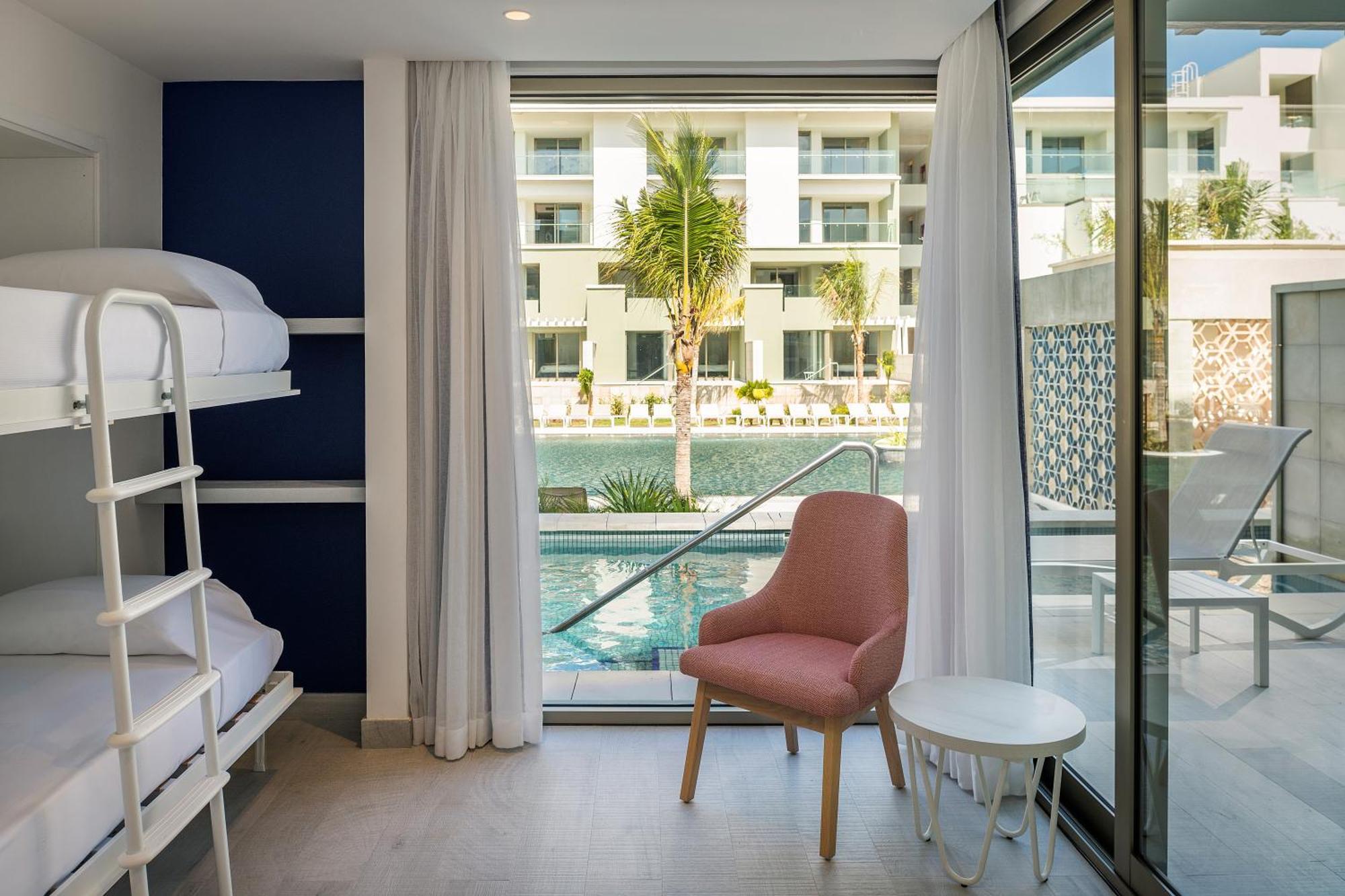 Grande Suite Familiale Privilège & Accès Direct à la Piscine