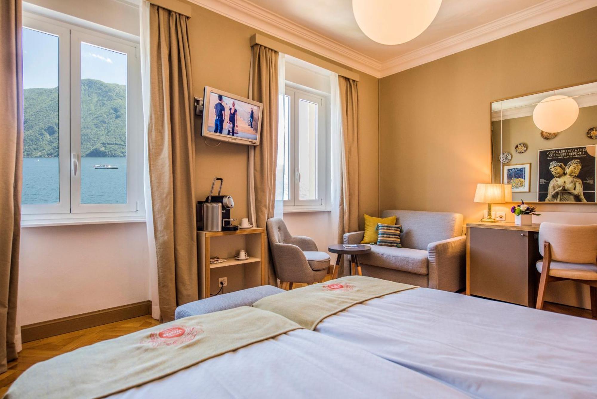 Premium Twin Room Lake View Balcony