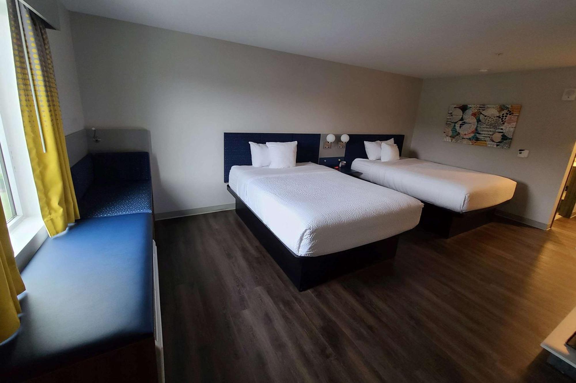 Queen Room with Two Queen Beds - First Floor/Non-Smoking
