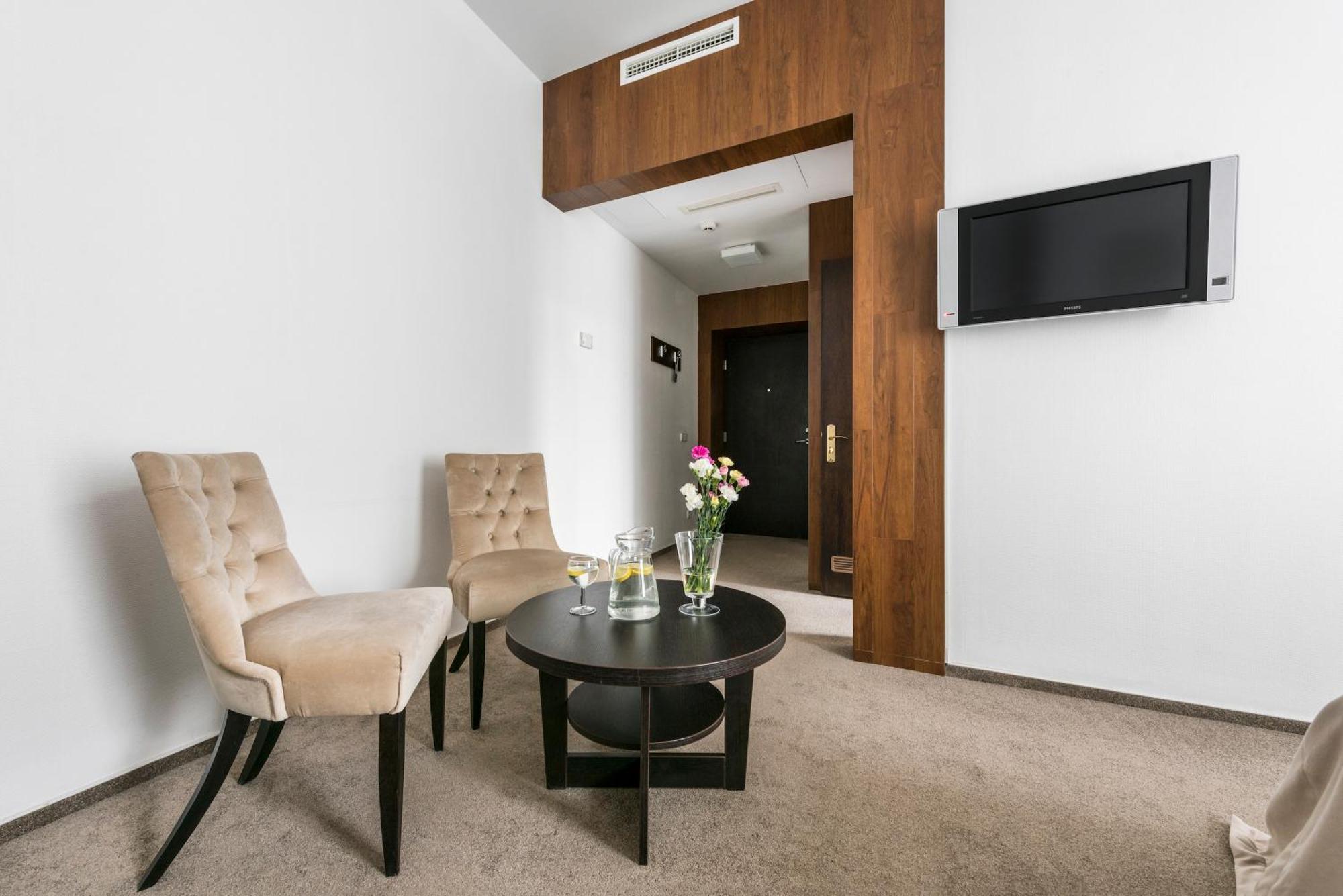 Standard Double Room,1228333904:JPEG
