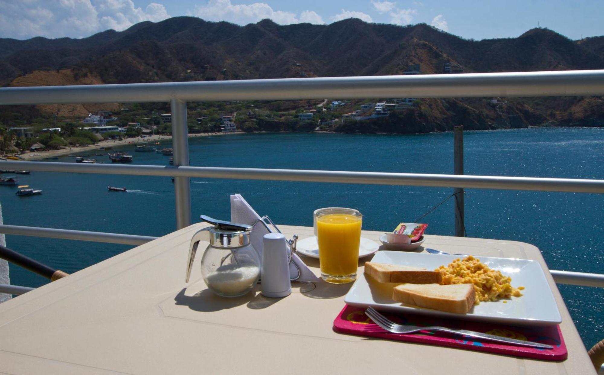 Deluxe Double Room with Balcony and Sea View