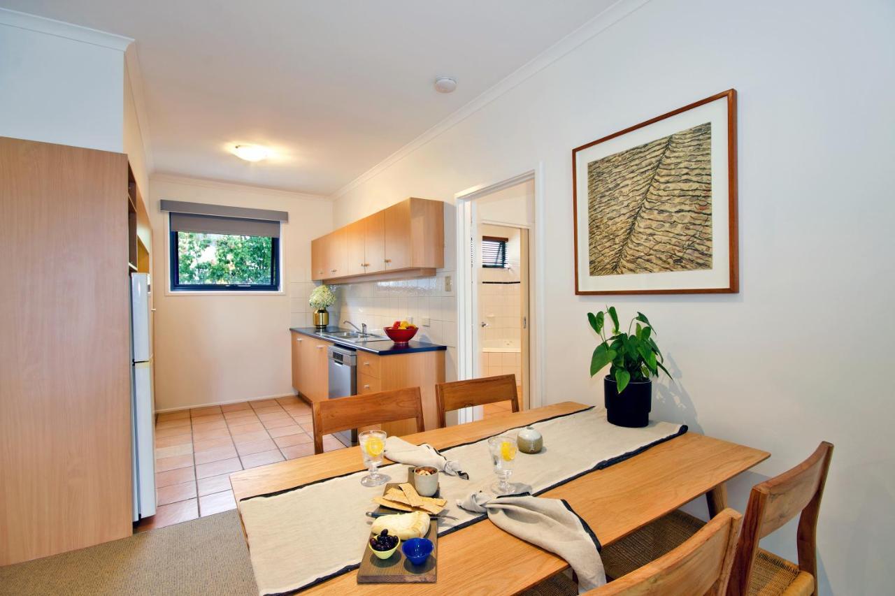Balcony Apartment with Sea View & Twin Spa