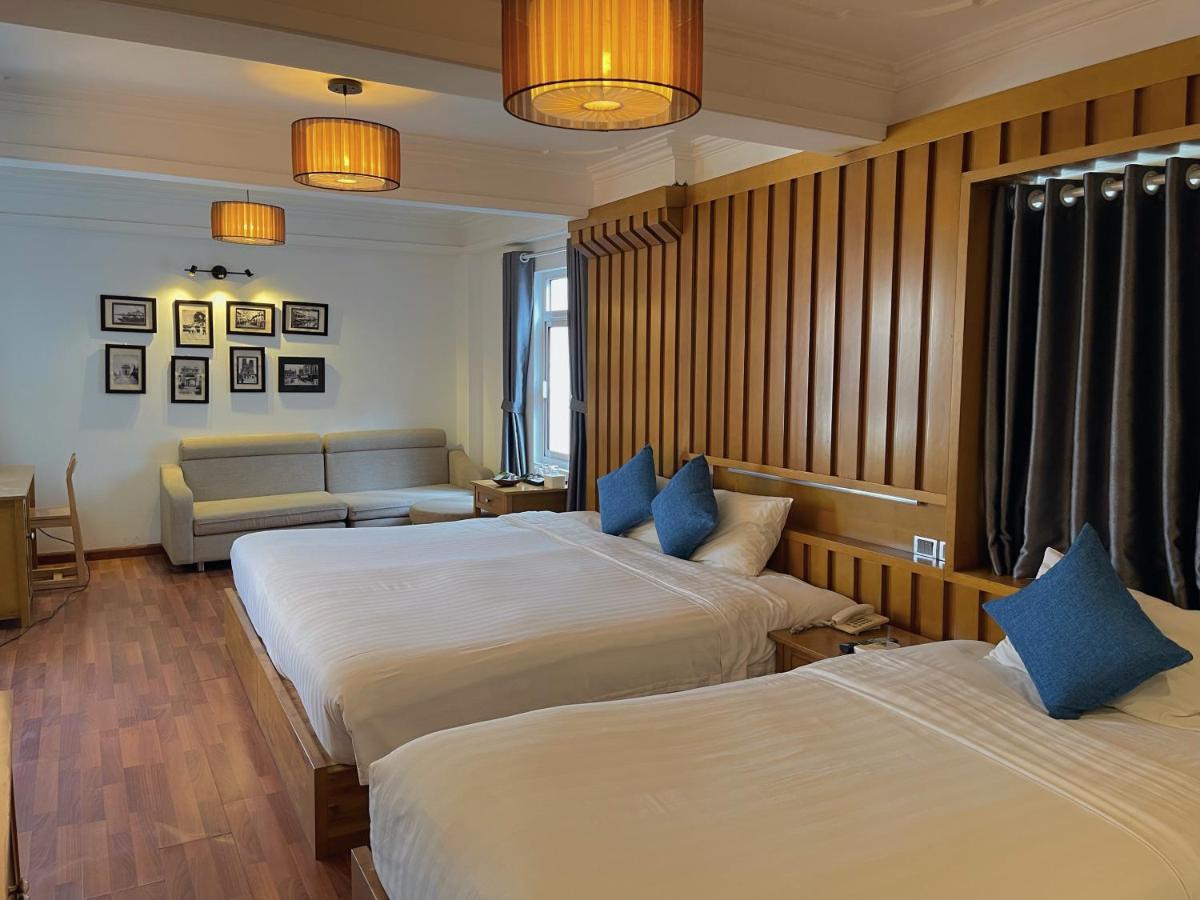 Suite Family Room