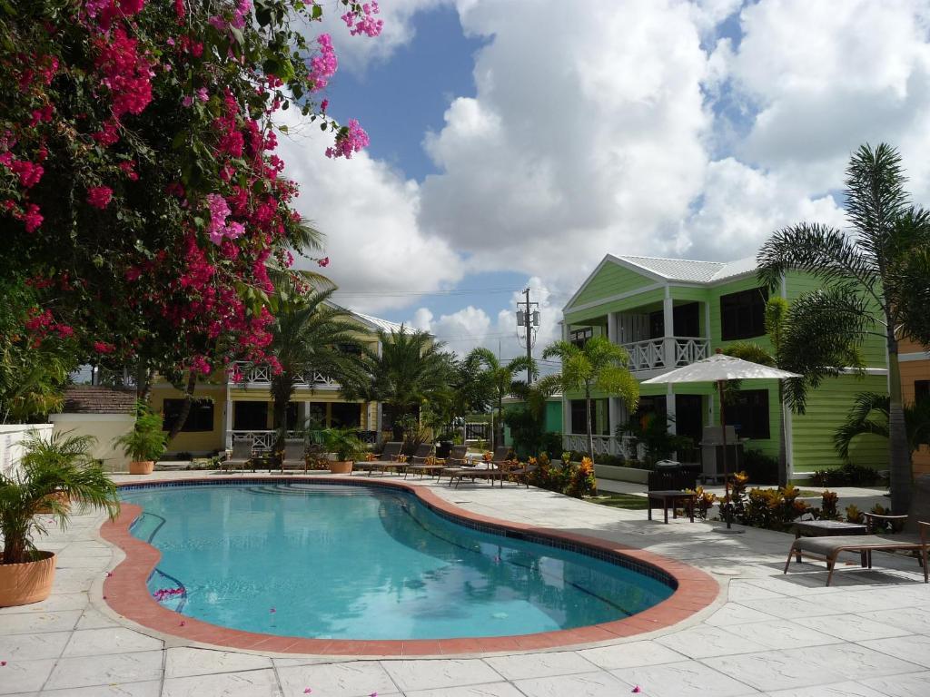 Pool View Suite
